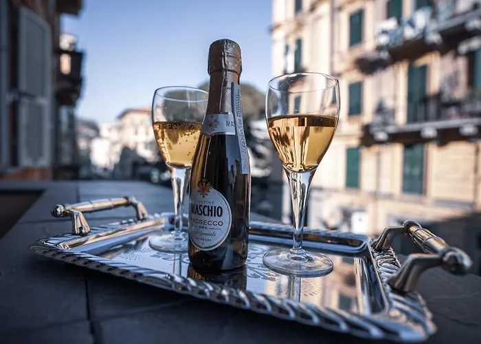 Via Venezia 76 3* La Spezia