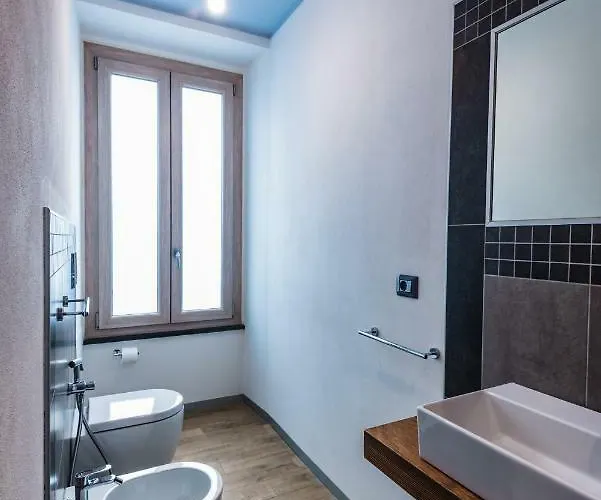 Via Venezia 76 3* La Spezia